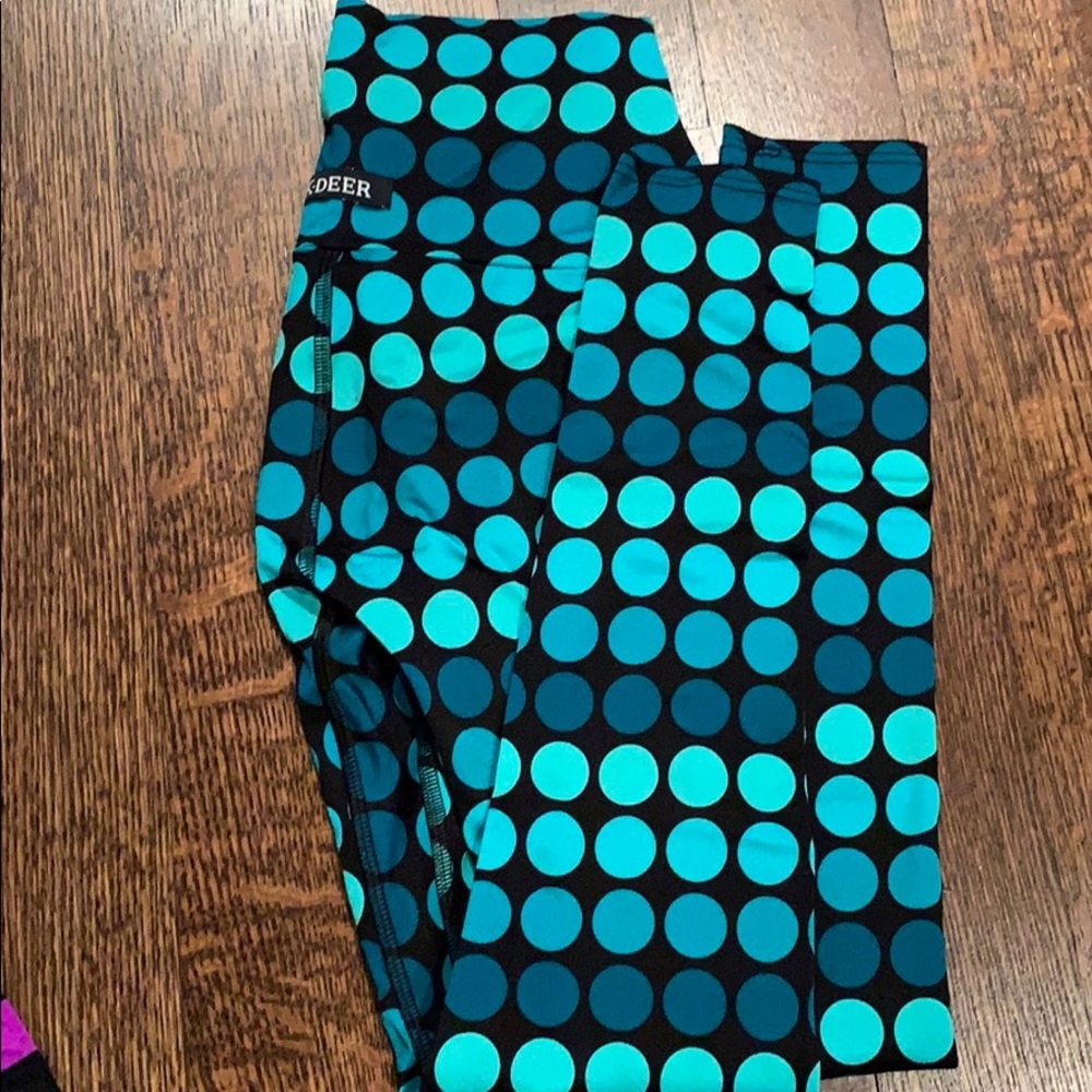 K-Deer 7/8 length leggings. Size Small.